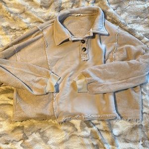 Size large crop sweater cream color
